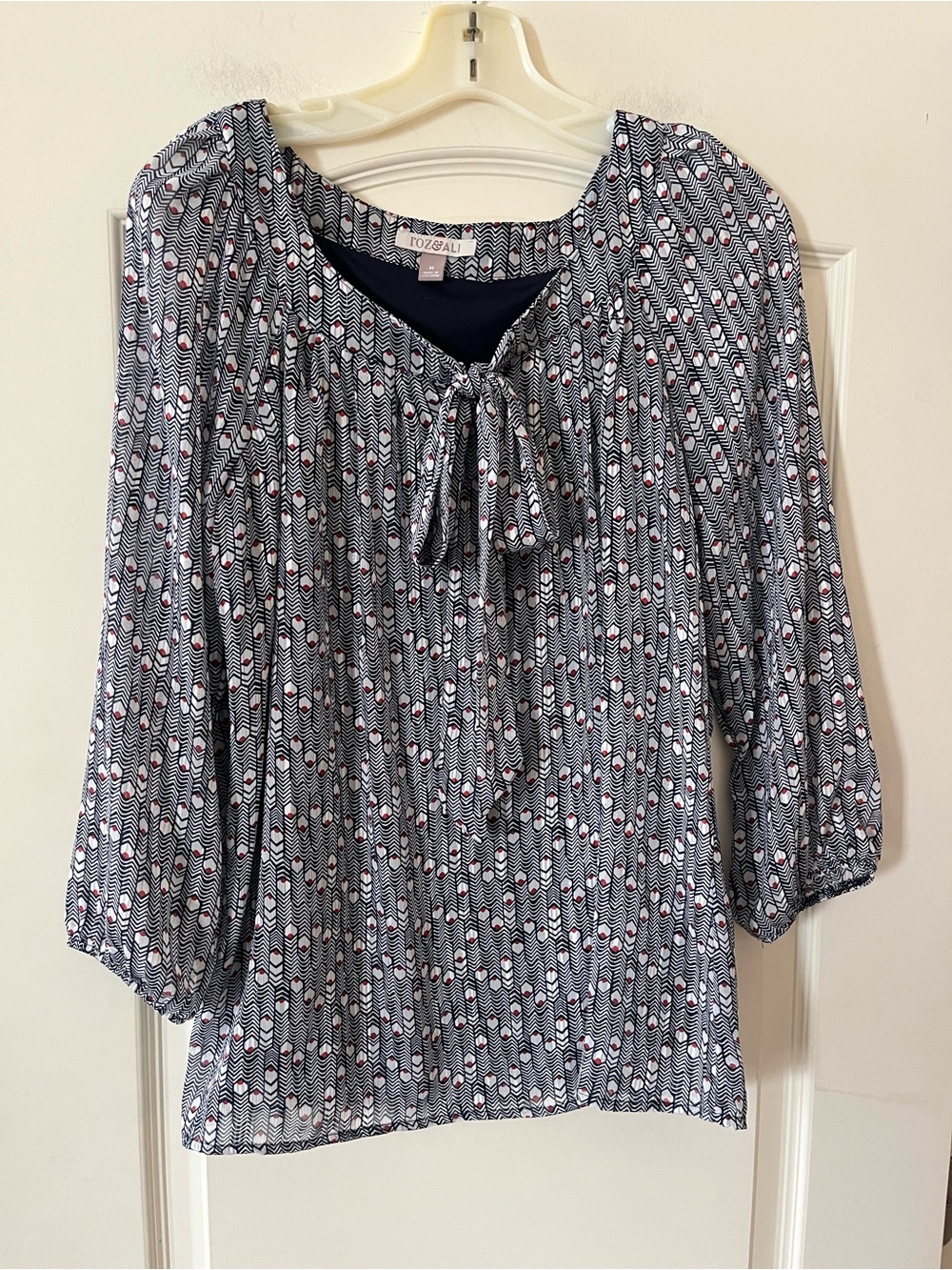 Roz & Ali Navy Tie-Front Blouse with Subtle Pink Accents Size Medium